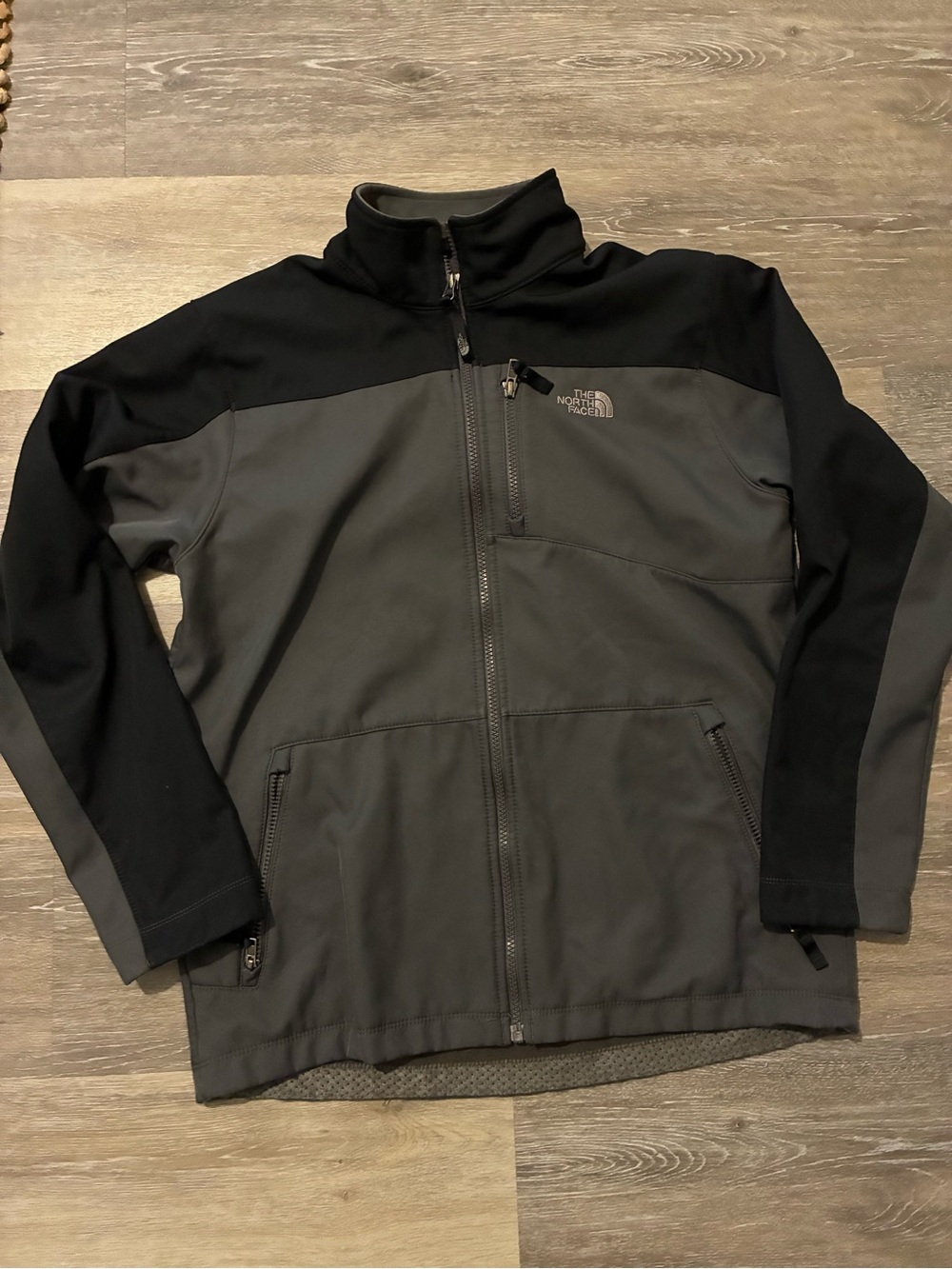 The North Face Boys/Juniors Two-Tone Black & Gray Softshell Jacket XL